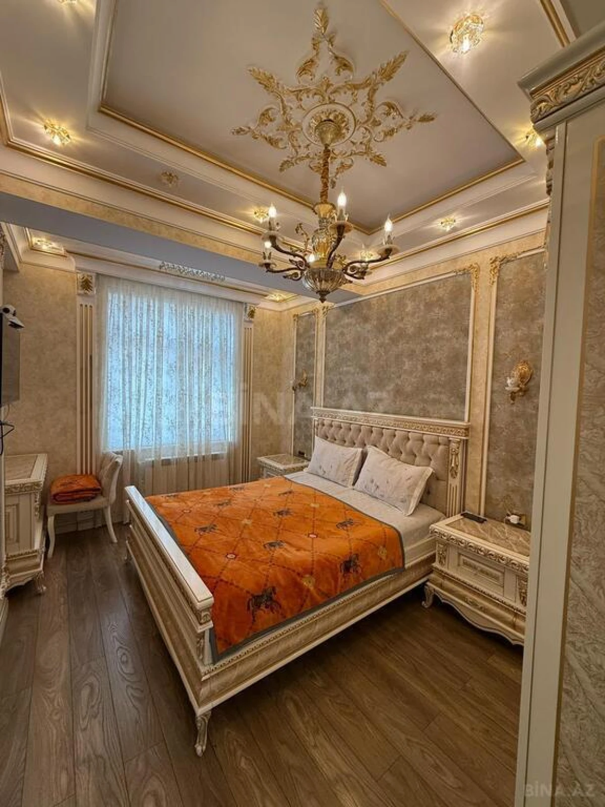 Satılır 3 otaqlı mənzil 170 m²