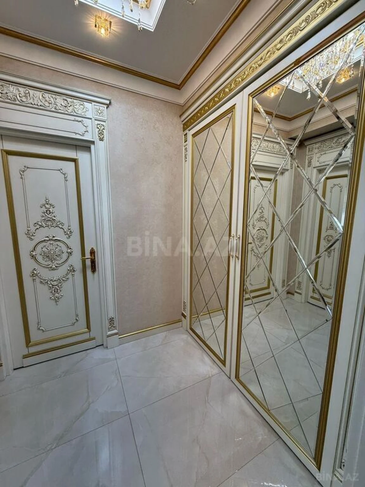 Satılır 3 otaqlı mənzil 170 m²