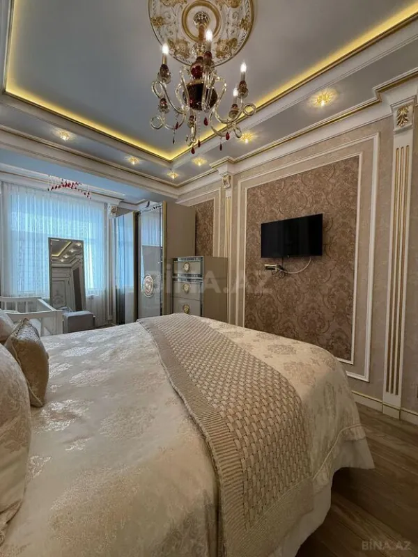 Satılır 3 otaqlı mənzil 170 m²