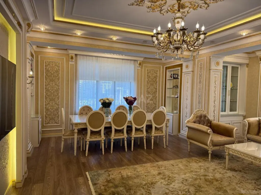 Satılır 3 otaqlı mənzil 170 m²