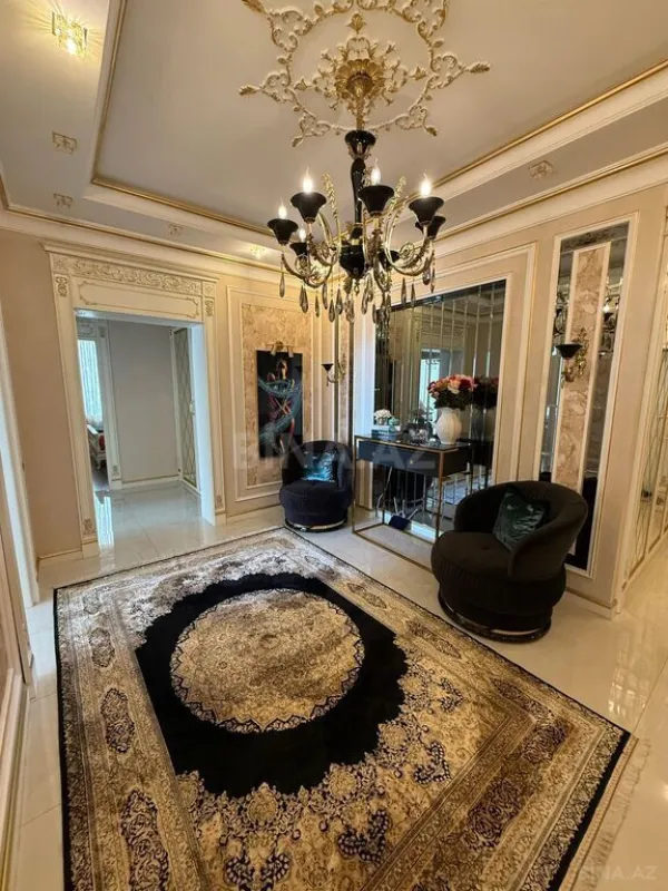 Satılır 3 otaqlı mənzil 170 m²