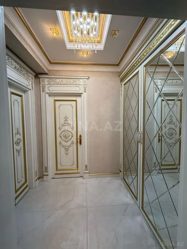 Satılır 3 otaqlı mənzil 170 m²