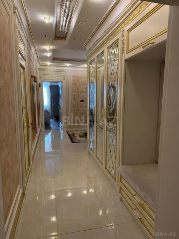 Satılır 3 otaqlı mənzil 170 m²