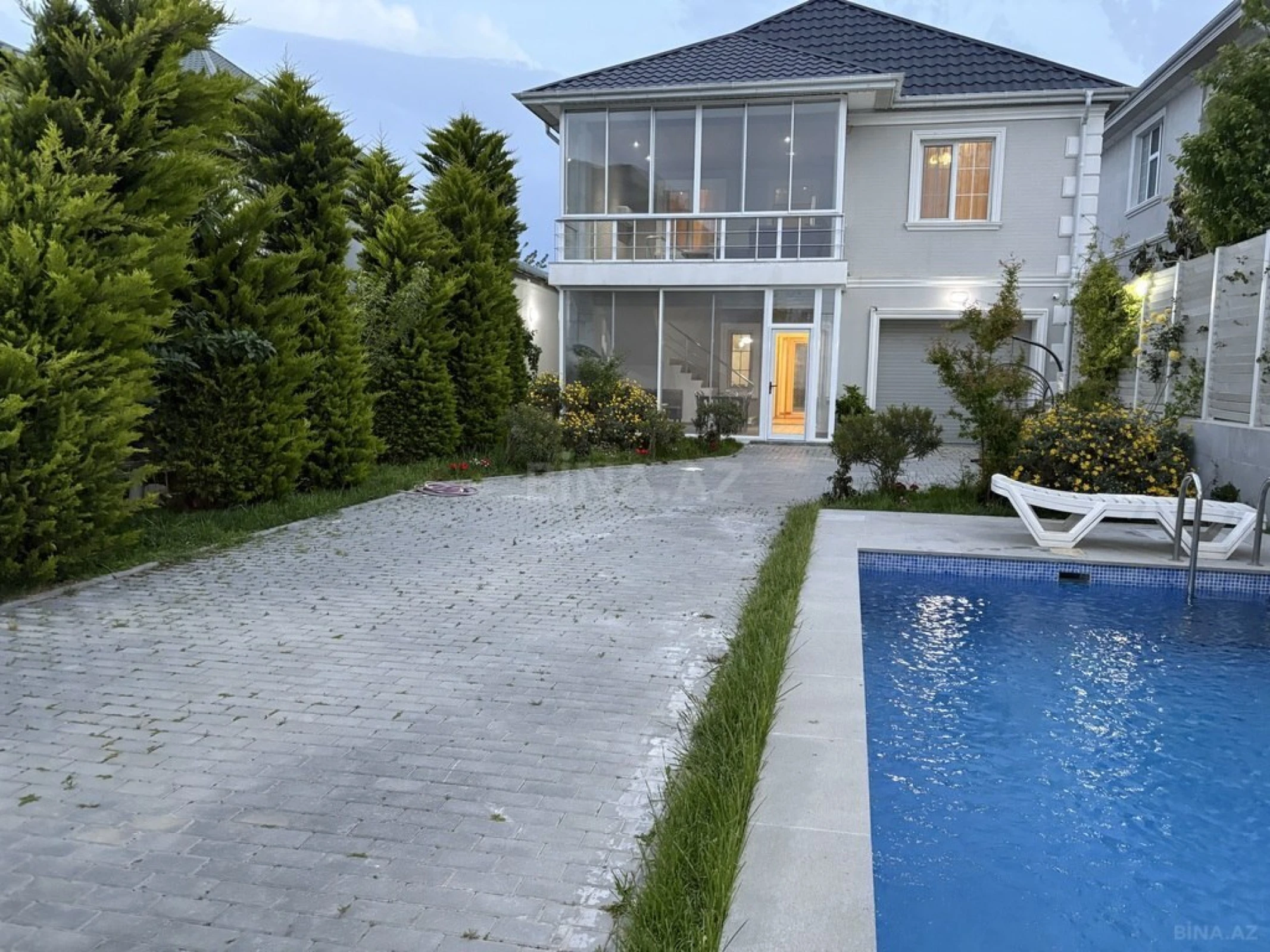 Kirayə verilir 5 otaqlı həyət evi 240 m²