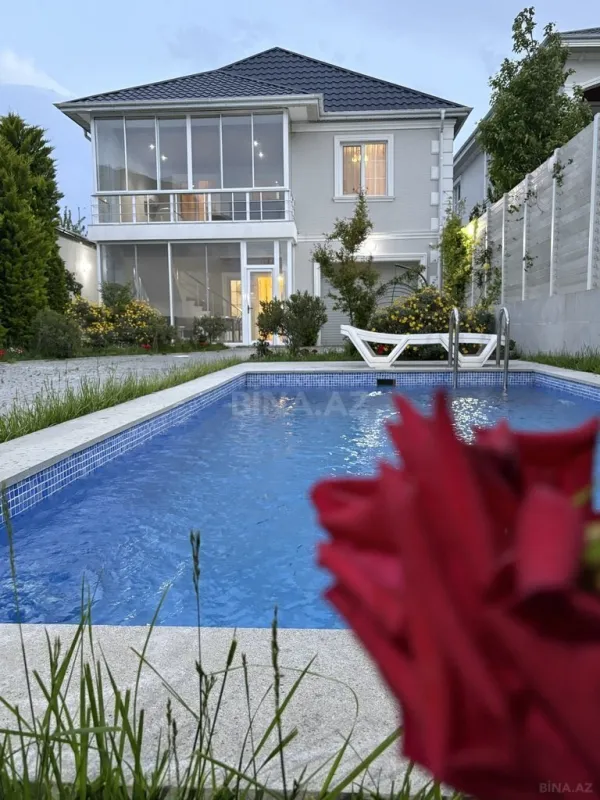 Kirayə verilir 5 otaqlı həyət evi 240 m²