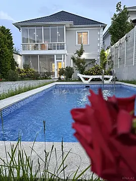 Kirayə verilir 5 otaqlı həyət evi 240 m²