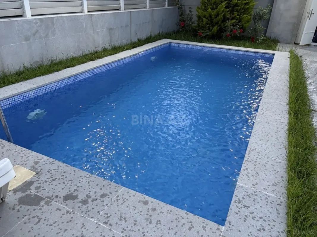 Kirayə verilir 5 otaqlı həyət evi 240 m²