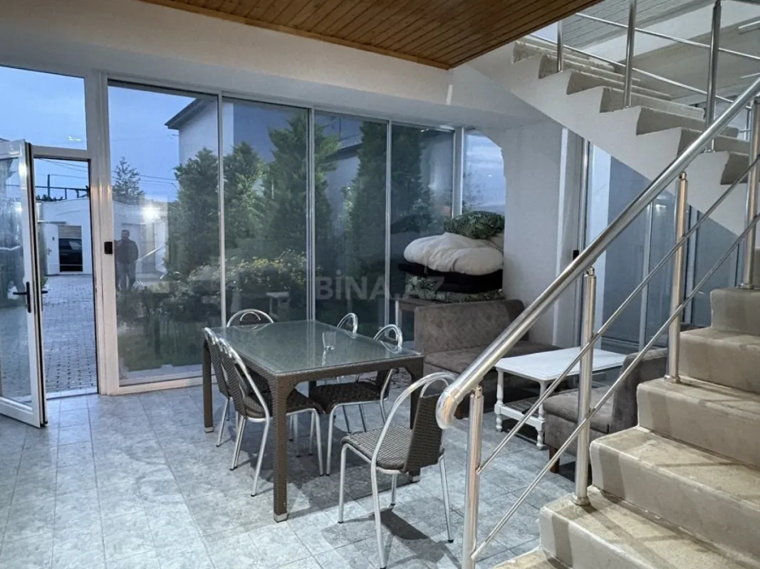 Kirayə verilir 5 otaqlı həyət evi 240 m²