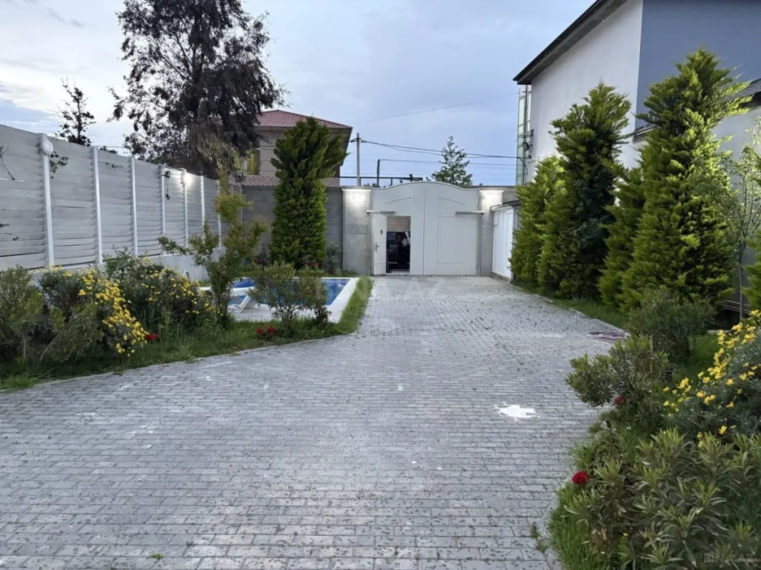 Kirayə verilir 5 otaqlı həyət evi 240 m²