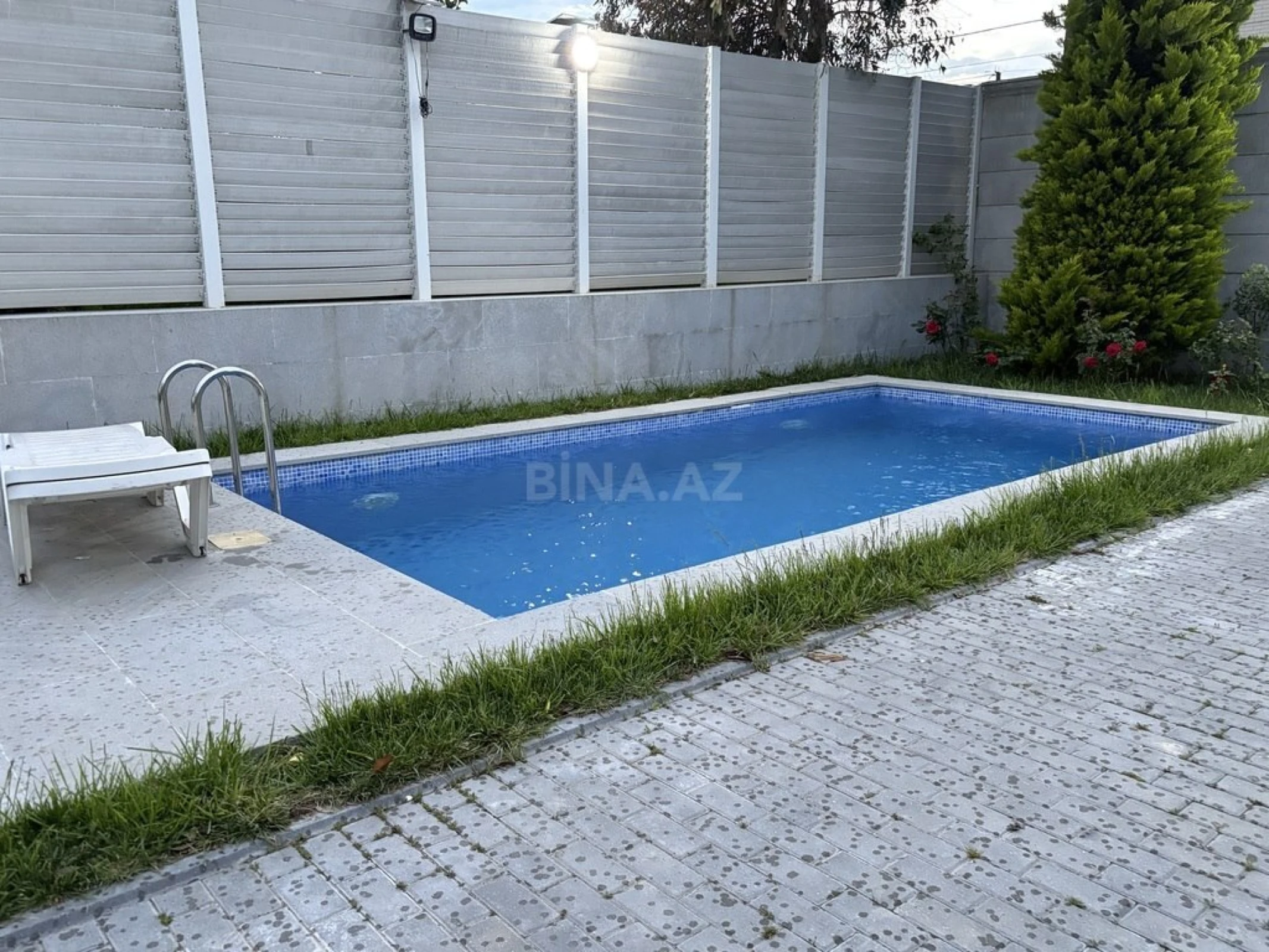 Kirayə verilir 5 otaqlı həyət evi 240 m²