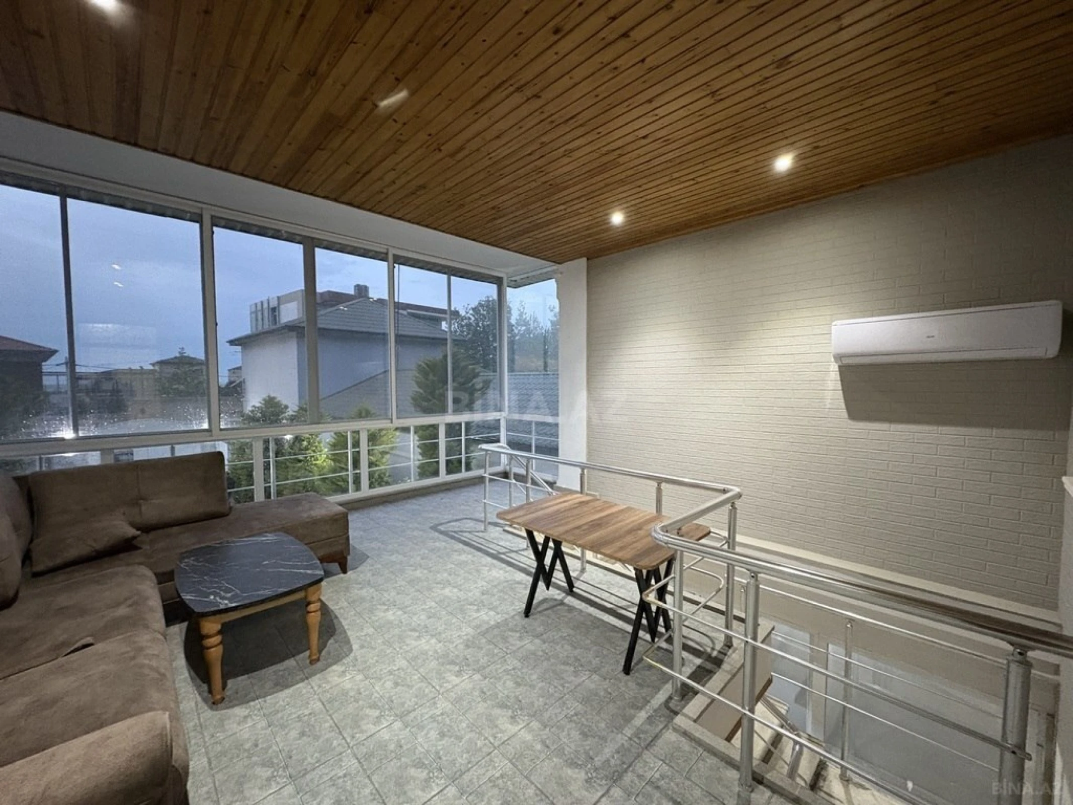 Kirayə verilir 5 otaqlı həyət evi 240 m²