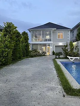 Kirayə verilir 5 otaqlı həyət evi 240 m²