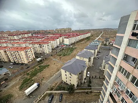 Satılır 3 otaqlı mənzil 83 m²