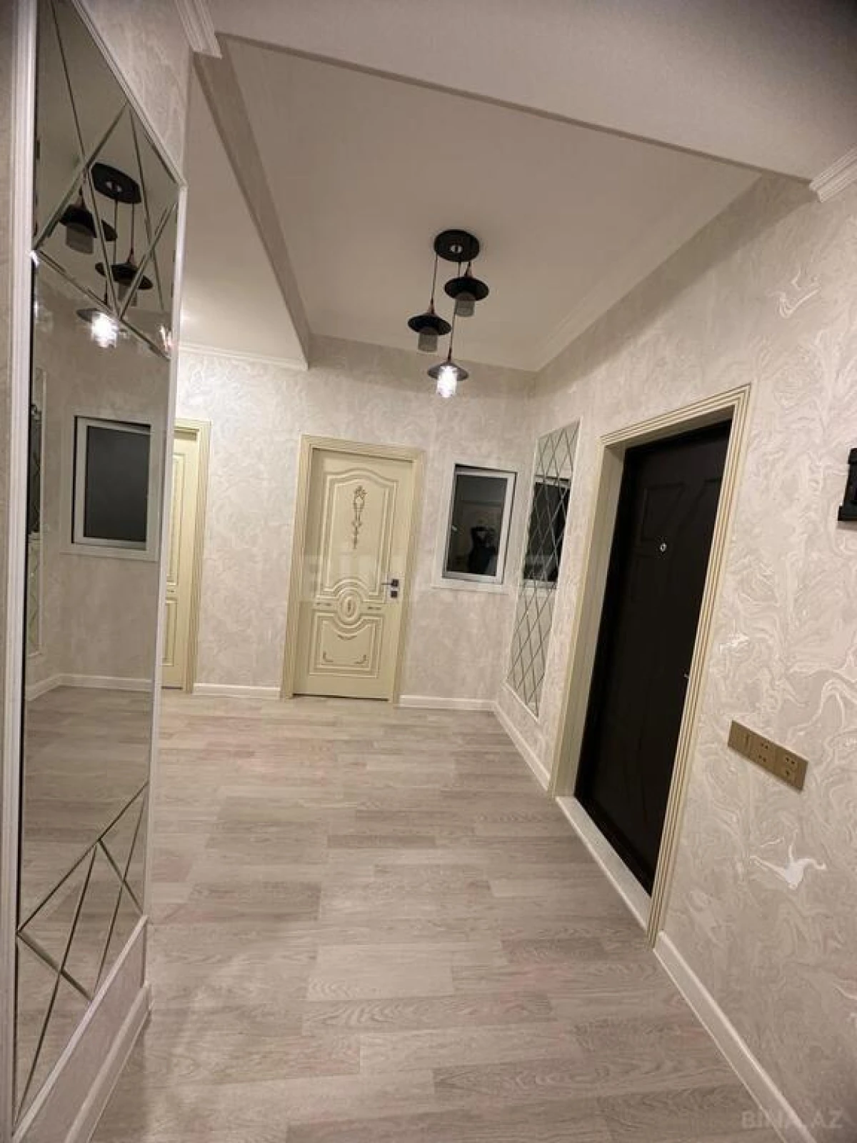 Satılır 3 otaqlı mənzil 83 m²