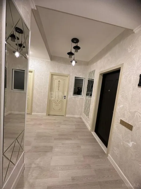 Satılır 3 otaqlı mənzil 83 m²
