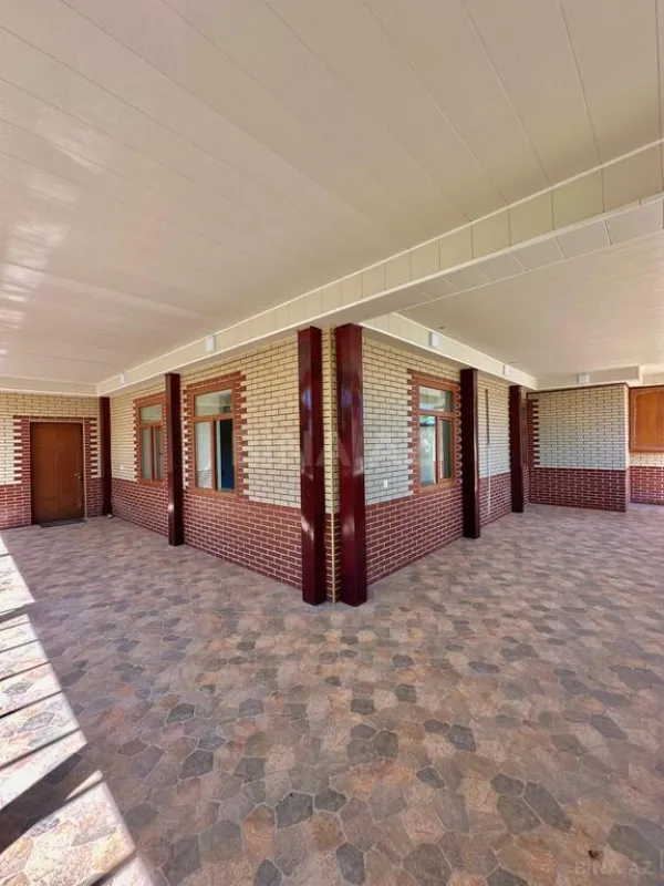 Satılır 6 otaqlı həyət evi 300 m²