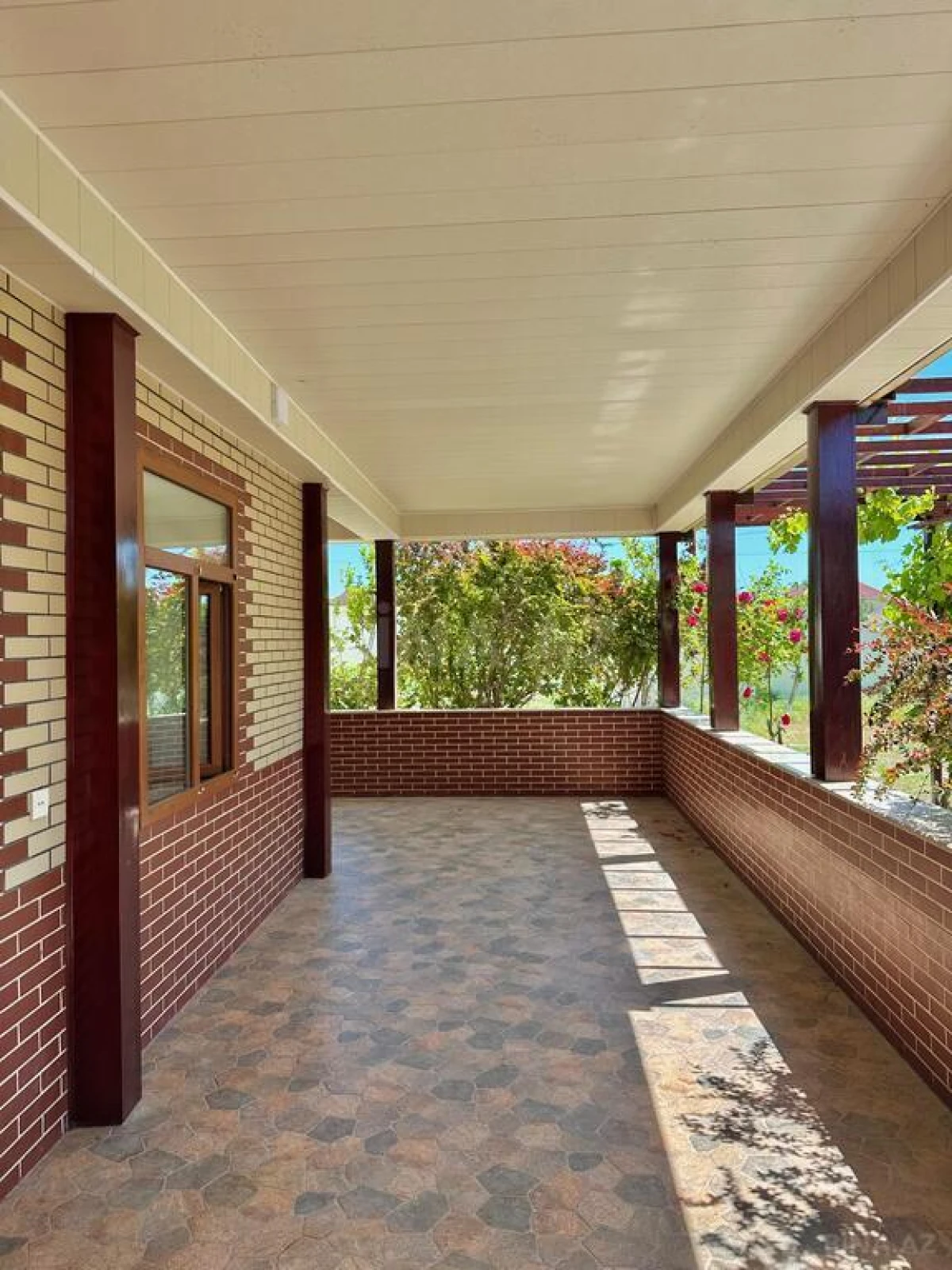 Satılır 6 otaqlı həyət evi 300 m²