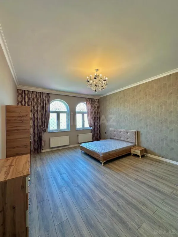 Satılır 6 otaqlı həyət evi 300 m²