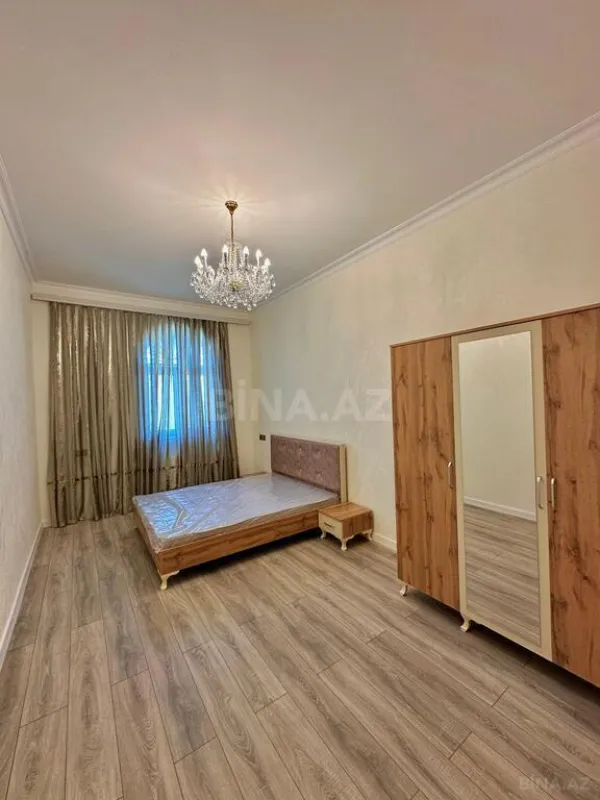 Satılır 6 otaqlı həyət evi 300 m²