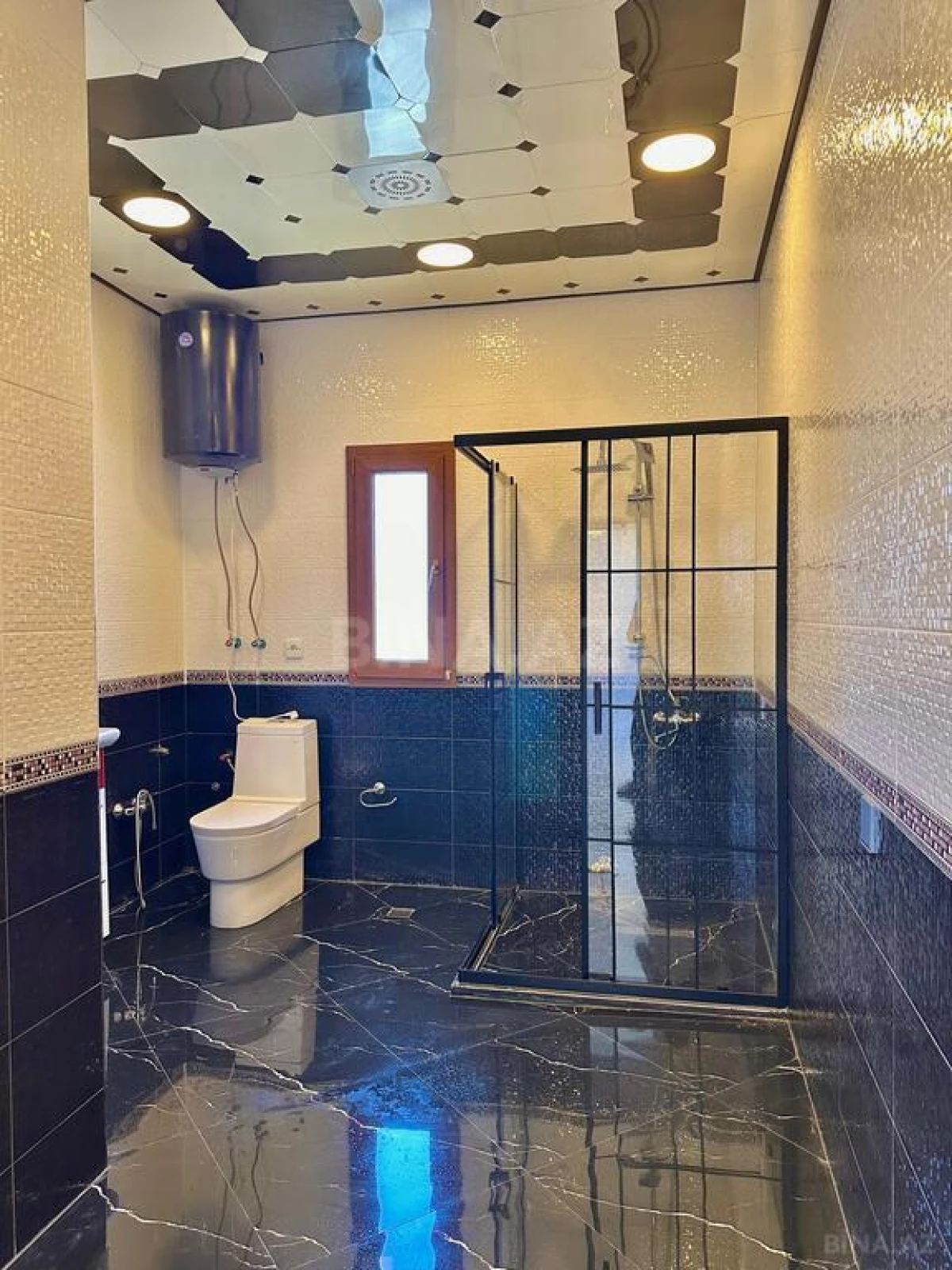 Satılır 6 otaqlı həyət evi 300 m²