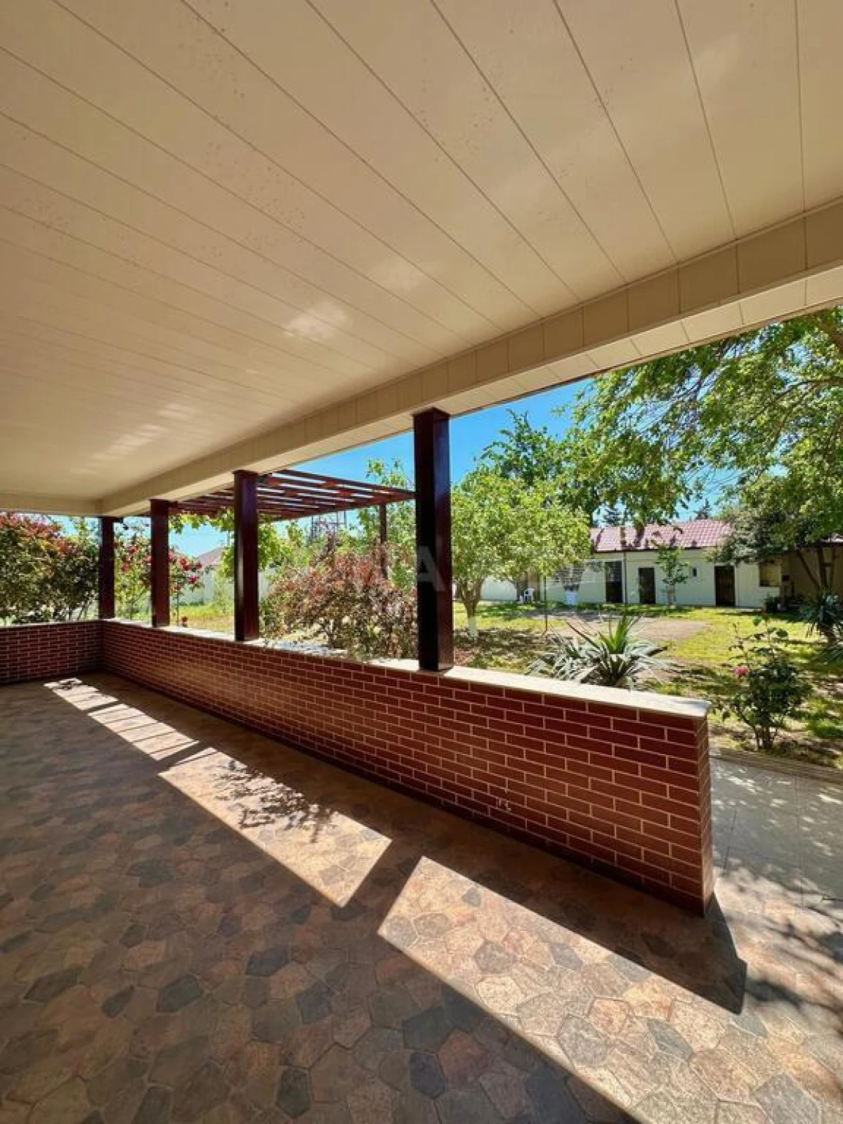 Satılır 6 otaqlı həyət evi 300 m²