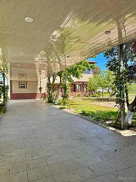 Satılır 6 otaqlı həyət evi 300 m²