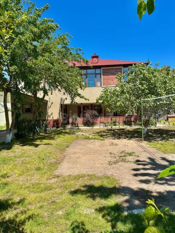 Satılır 6 otaqlı həyət evi 300 m²