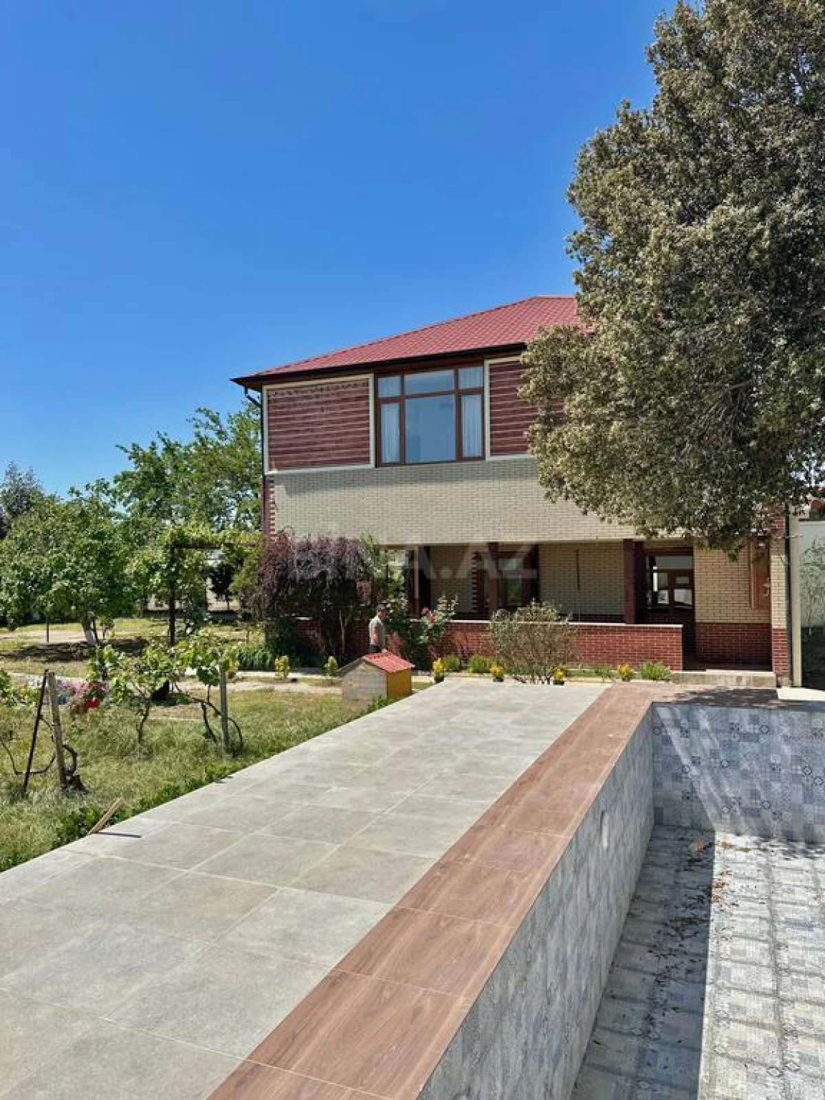 Satılır 6 otaqlı həyət evi 300 m²