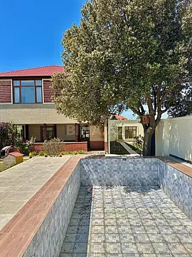 Satılır 6 otaqlı həyət evi 300 m²
