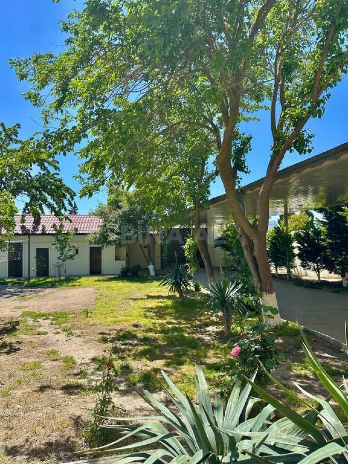 Satılır 6 otaqlı həyət evi 300 m²