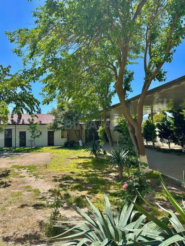 Satılır 6 otaqlı həyət evi 300 m²