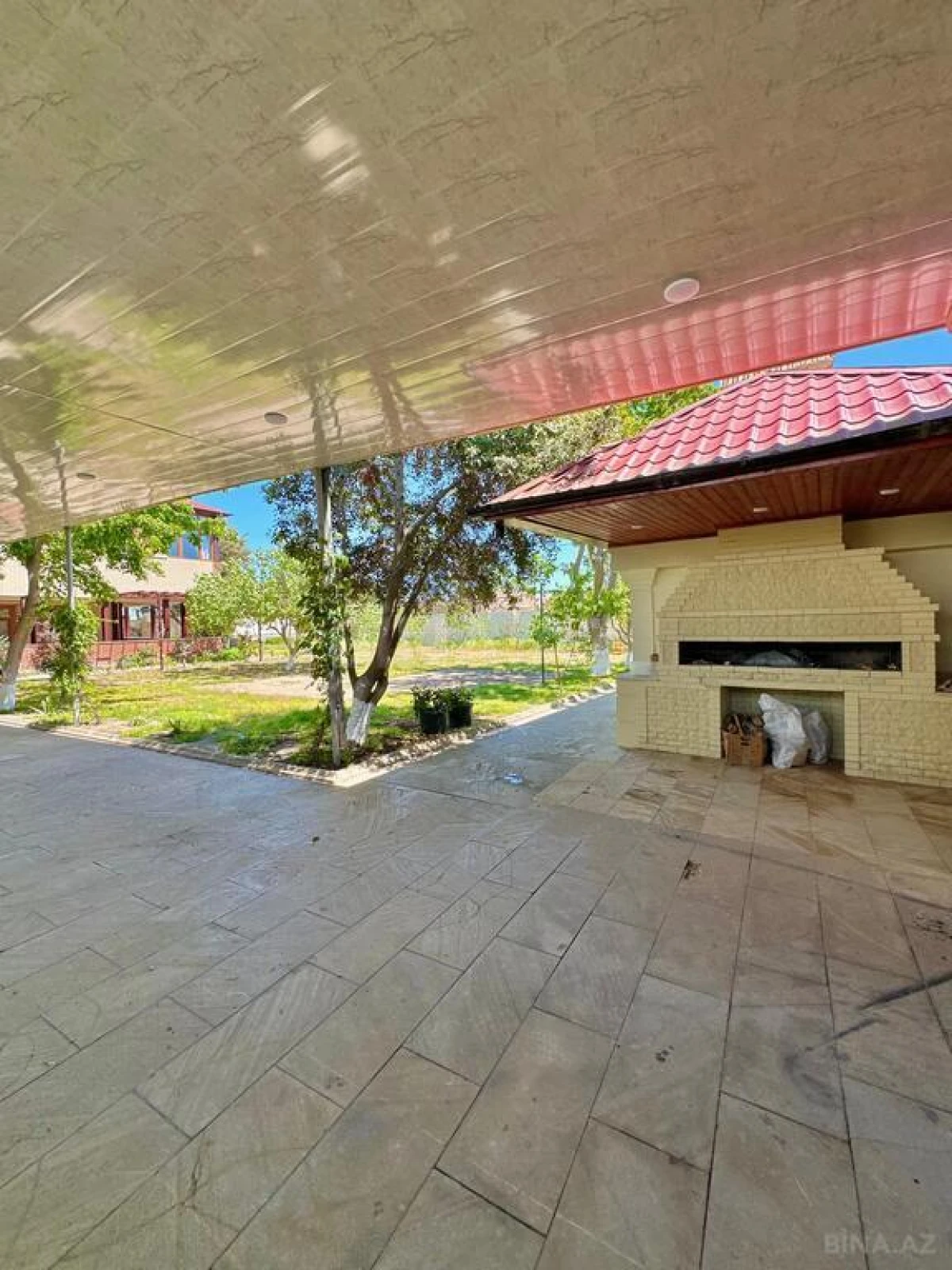 Satılır 6 otaqlı həyət evi 300 m²