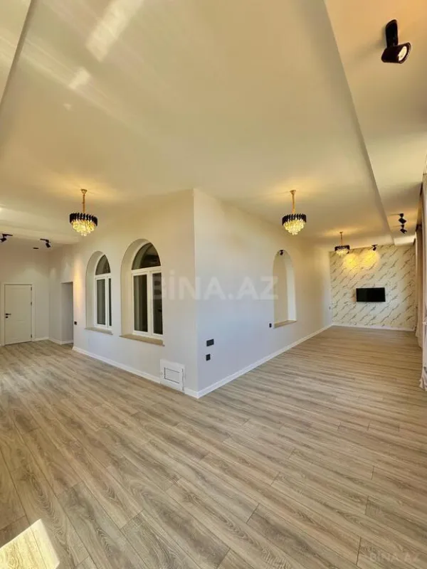 Satılır 6 otaqlı həyət evi 300 m²