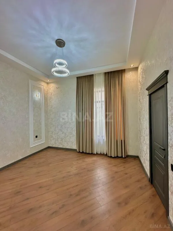 Satılır 5 otaqlı həyət evi 185 m²