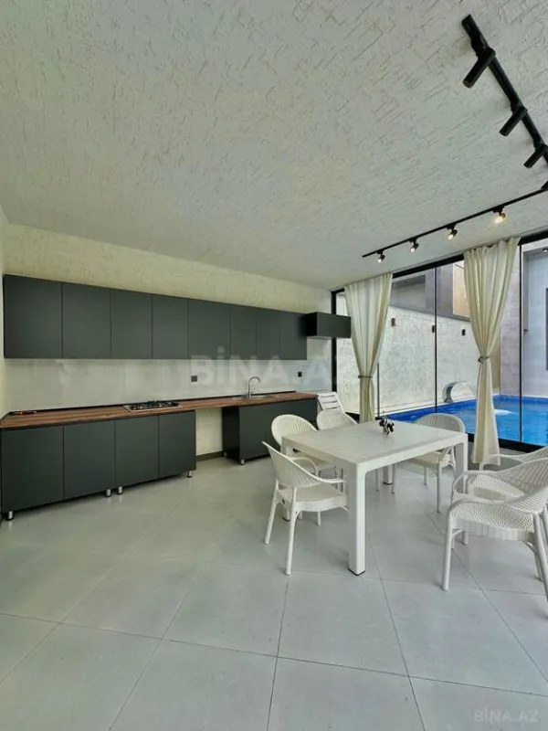 Satılır 5 otaqlı həyət evi 185 m²