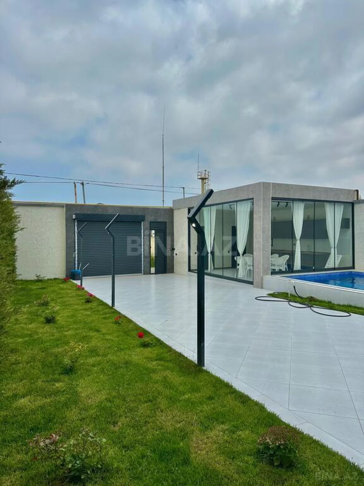 Satılır 5 otaqlı həyət evi 185 m²