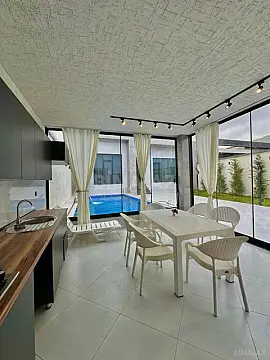 Satılır 5 otaqlı həyət evi 185 m²