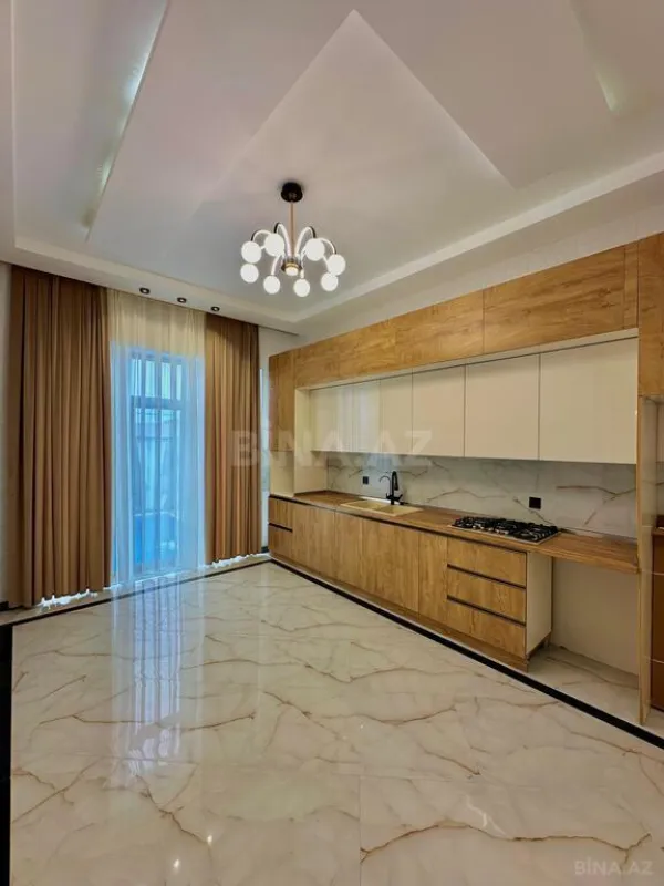 Satılır 5 otaqlı həyət evi 185 m²