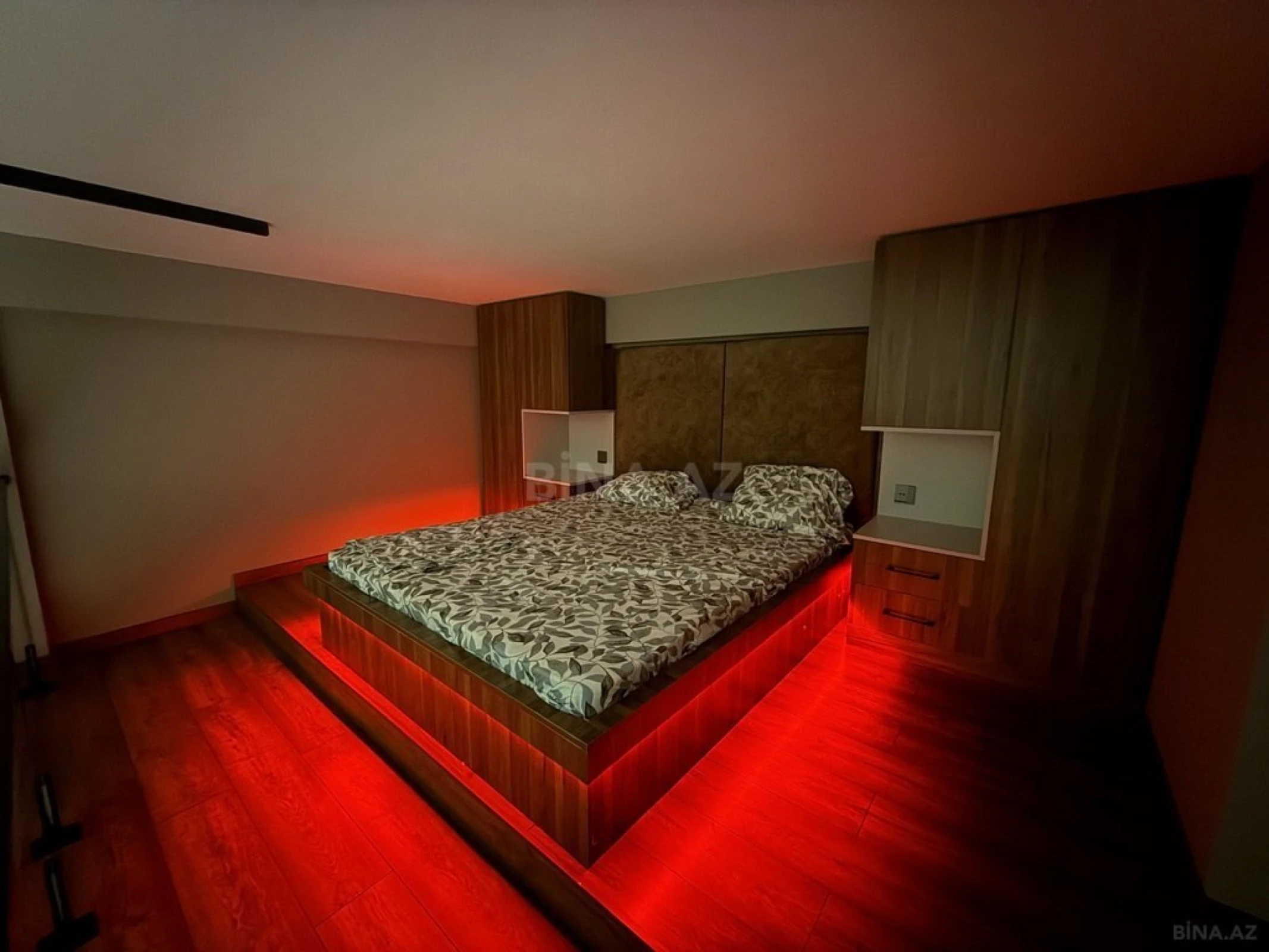 Kirayə verilir 2 otaqlı mənzil 70 m²