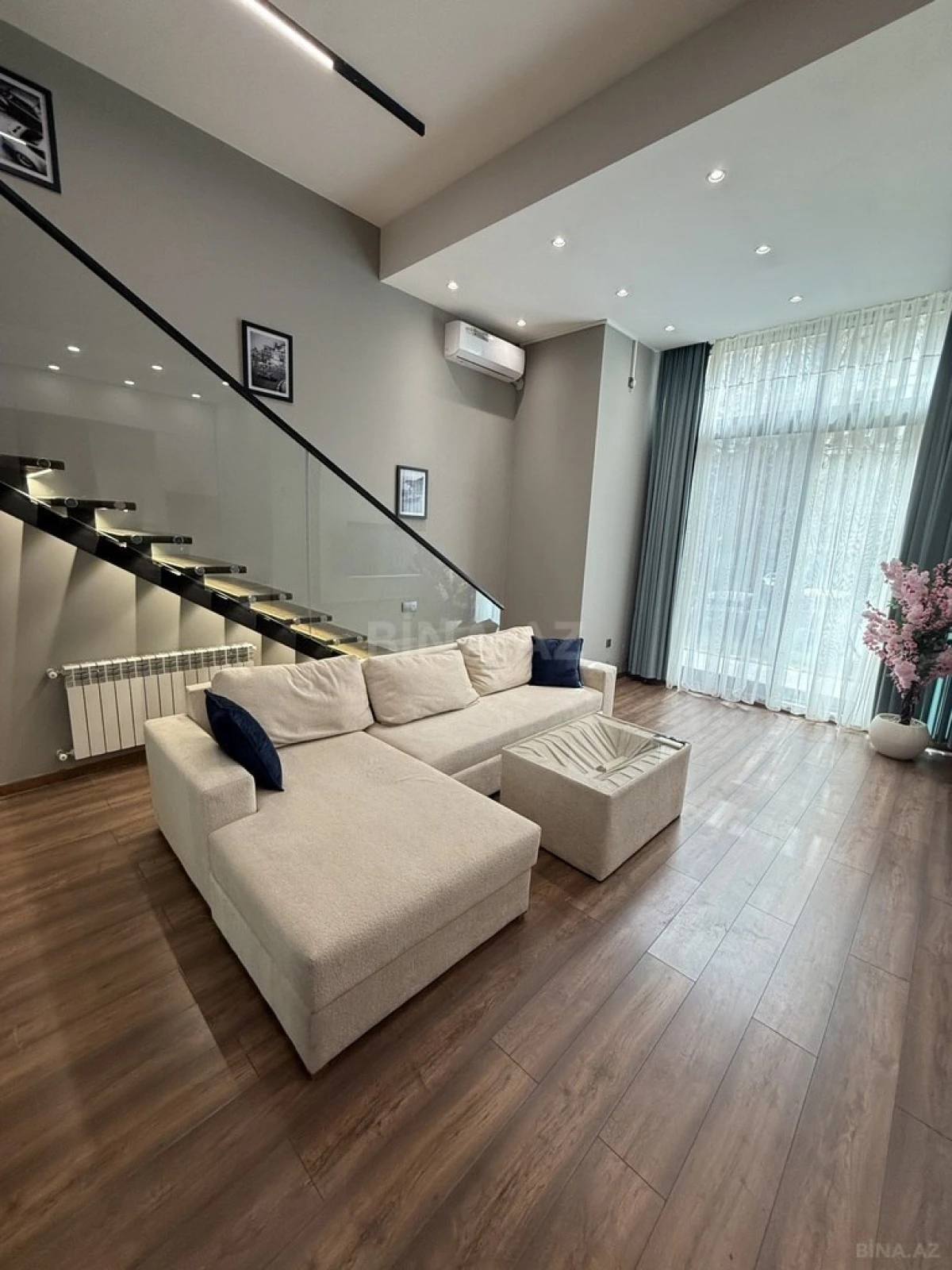 Kirayə verilir 2 otaqlı mənzil 70 m²