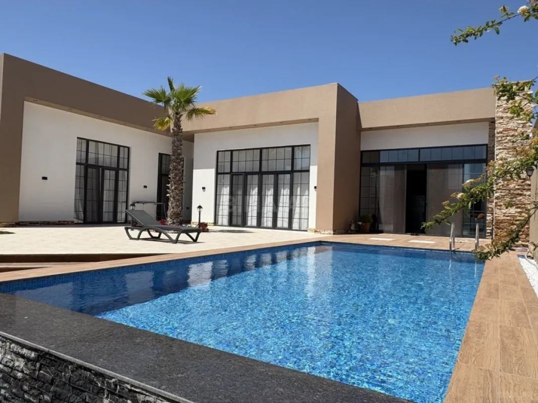 Kirayə verilir 6 otaqlı həyət evi 360 m²