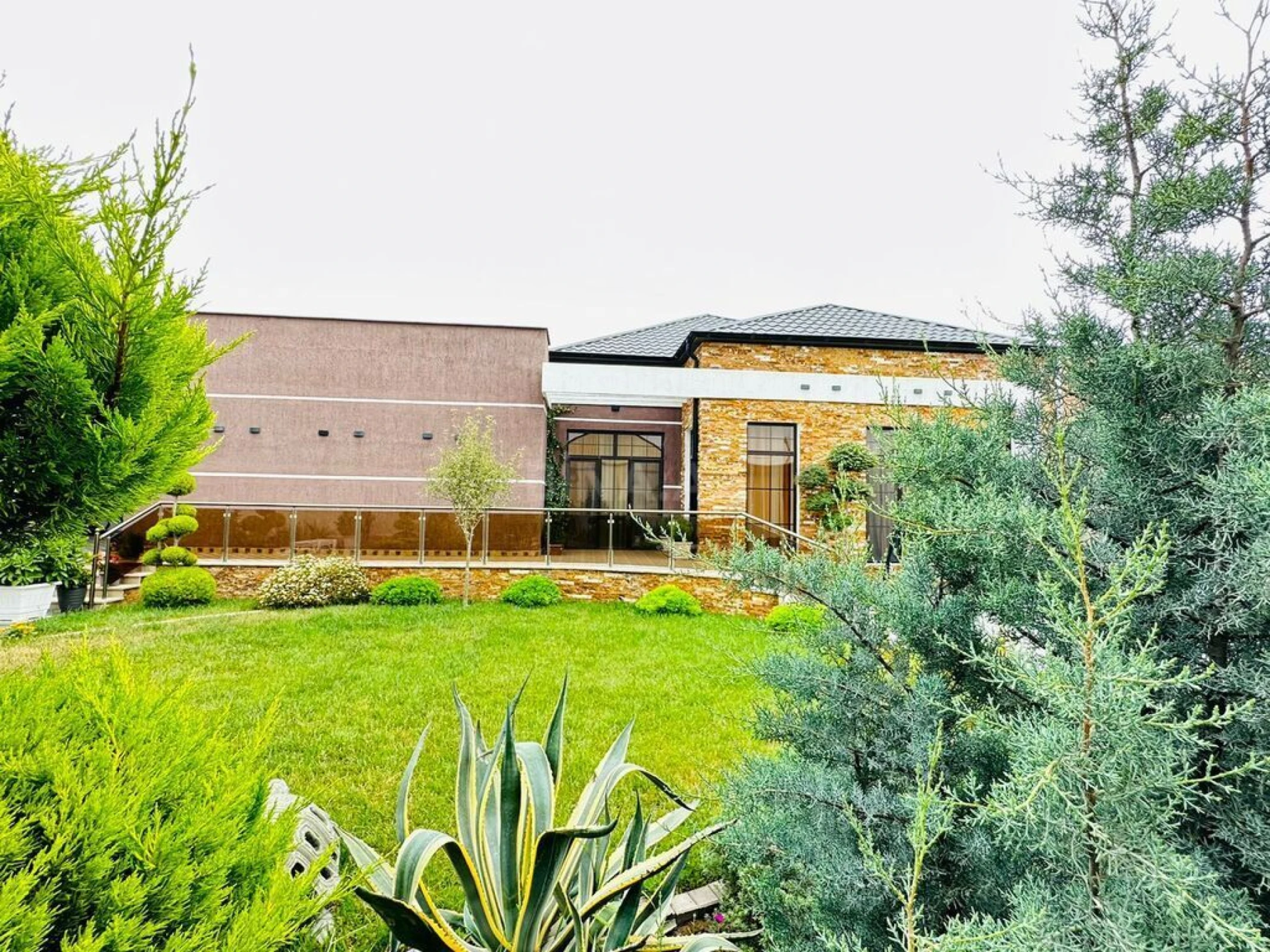 Kirayə verilir 4 otaqlı həyət evi 200 m²