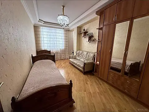 Satılır 3 otaqlı mənzil 125 m²