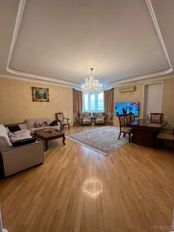 Satılır 3 otaqlı mənzil 125 m²