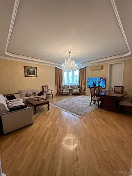 Satılır 3 otaqlı mənzil 125 m² — Bakı 3 otaq 125.00 m²