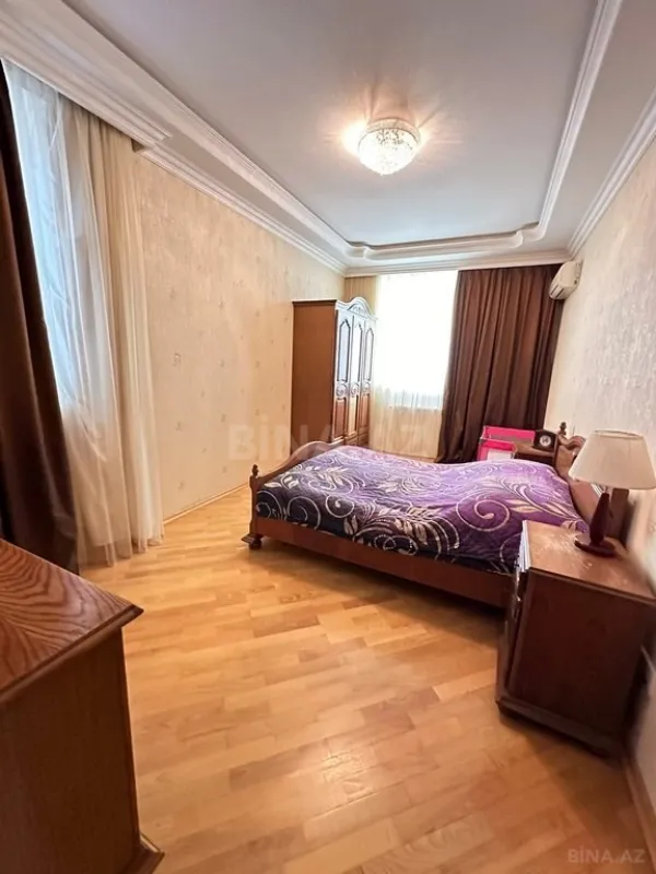 Satılır 3 otaqlı mənzil 125 m²