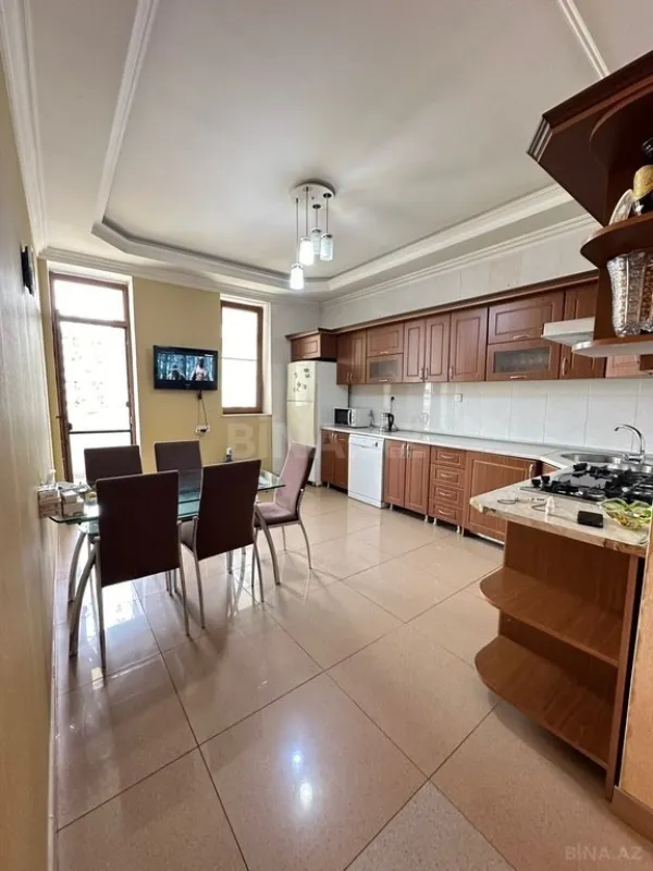 Satılır 3 otaqlı mənzil 125 m²