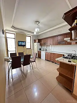 Satılır 3 otaqlı mənzil 125 m²
