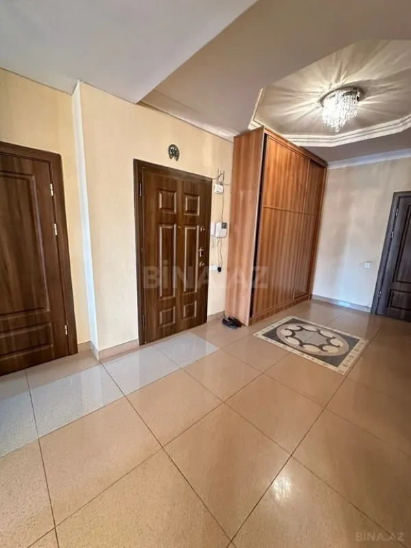 Satılır 3 otaqlı mənzil 125 m²