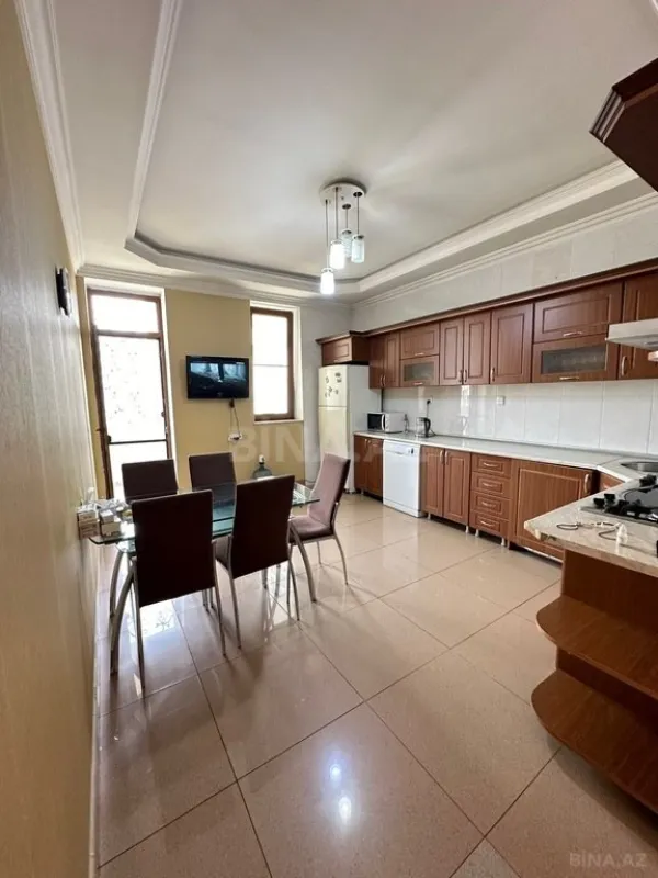 Satılır 3 otaqlı mənzil 125 m²